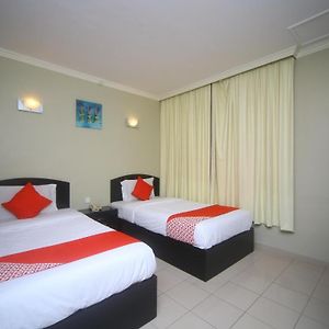 Super Oyo 1027 Hotel London